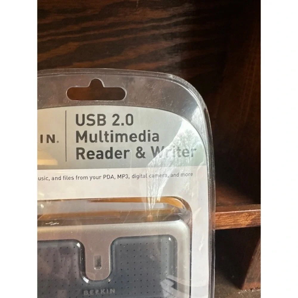 Belkin USB 2.0 Multimedia Reader Writer‎ F5U249v SD CF SmartMedia Memory Stick